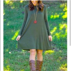 Hunter Green Long Sleeve Dress ✨